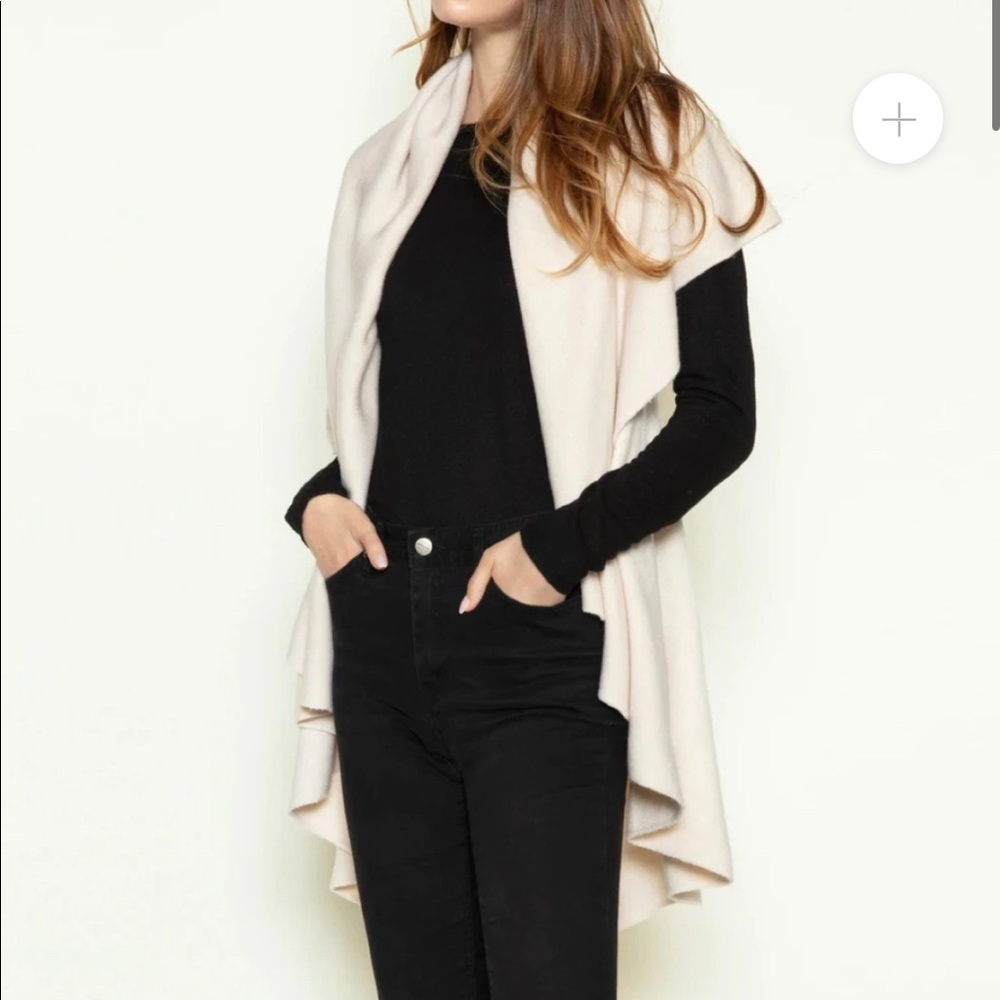 Look by M The Convertible Shawl Vest - Picture 2 of 12